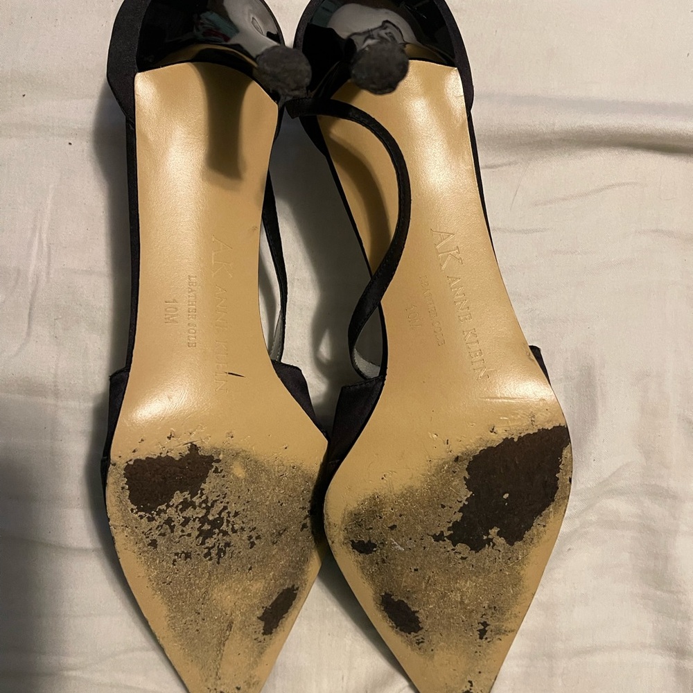 Anne Klein Women's Black Pointed Toe Heels - Picture 2 of 5